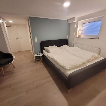 Zimmer Im Souterrain Mit Eigenem Bad ツェレ エクステリア 写真